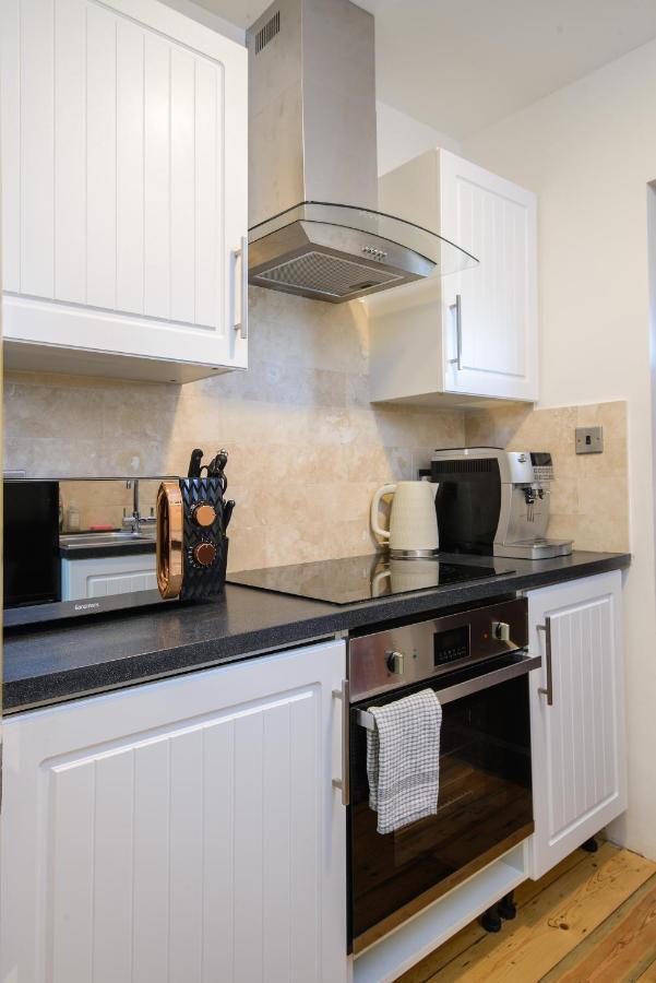 Deluxe 2 Bed Versace Bungalow Hot Tub, Sky Tv, Cinema Screen Saffron Walden Buitenkant foto