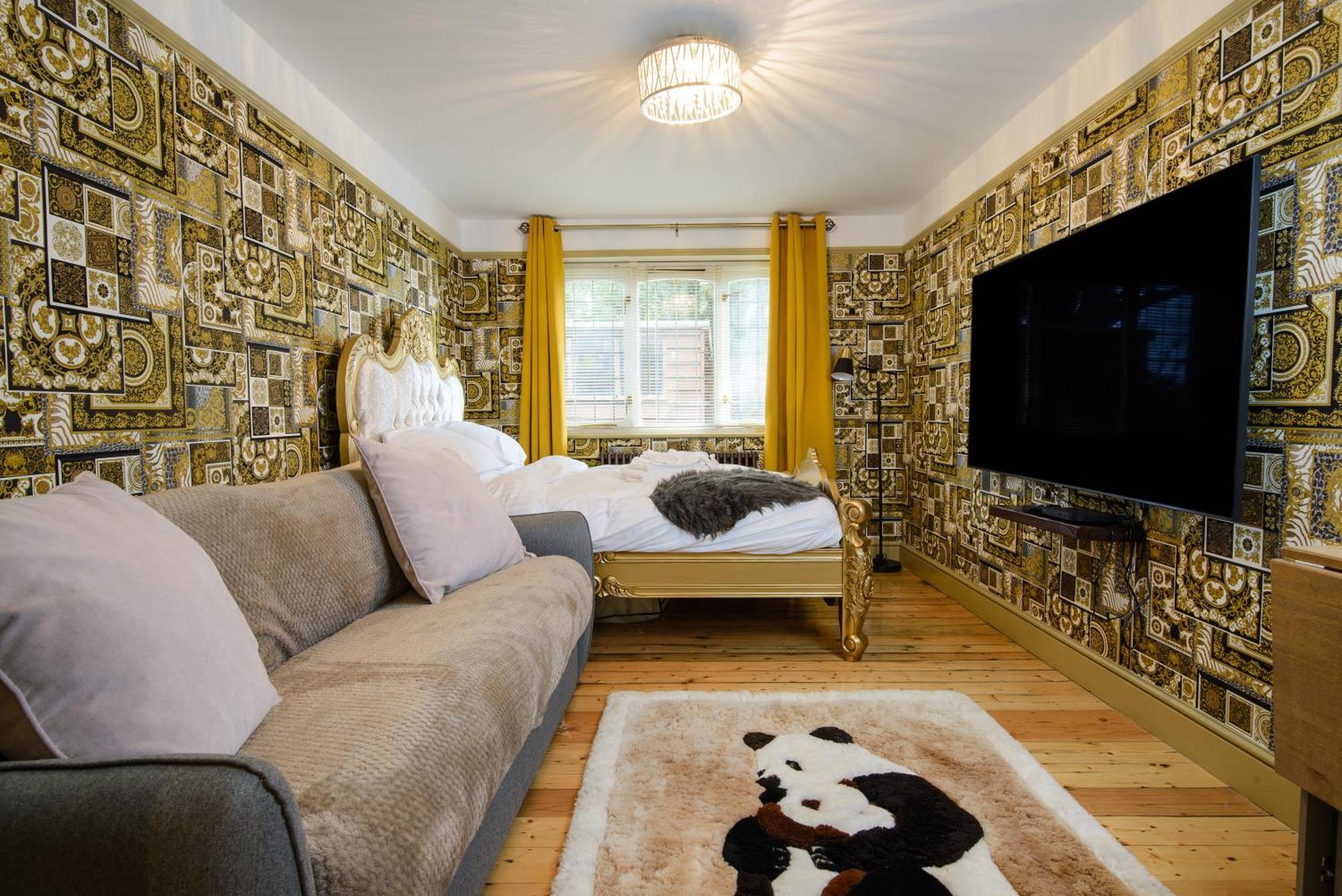 Deluxe 2 Bed Versace Bungalow Hot Tub, Sky Tv, Cinema Screen Saffron Walden Buitenkant foto